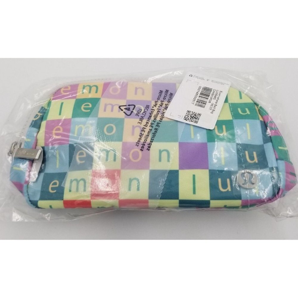Lululemon Everywhere Belt Bag 1 L Checked Moment Mult Vapor NWT - Picture 11 of 11